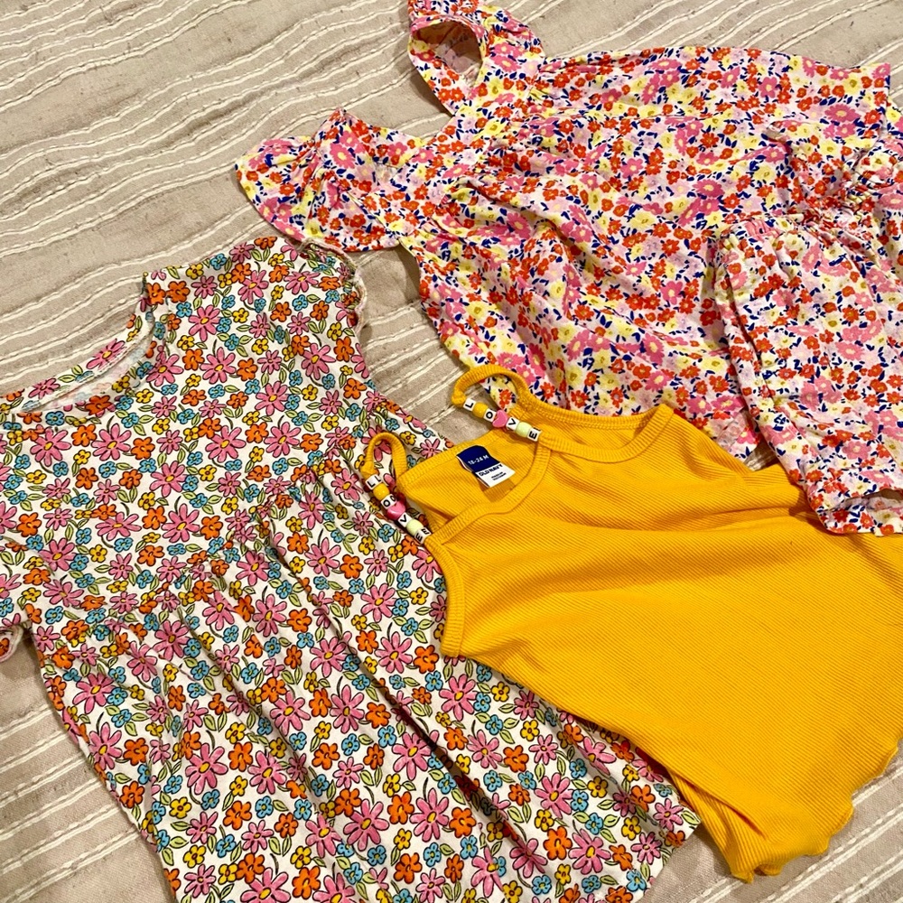 Old Navy 2T Summer Bundle 💗🌸